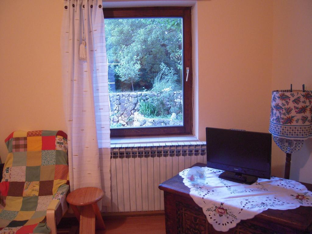 Apartments Ljuba I Mare Malinska Habitación foto